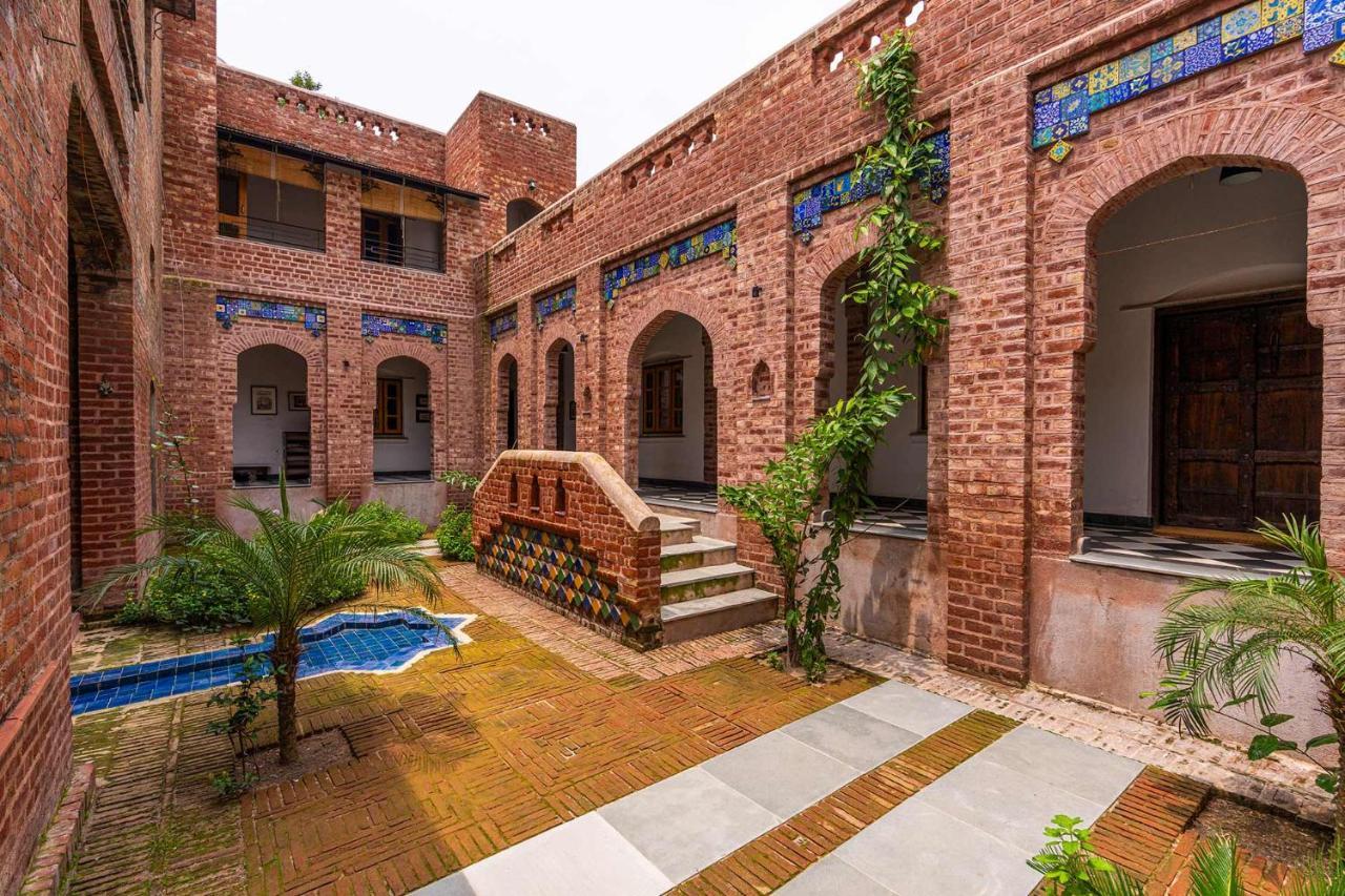 Stayvista'S Peepal Haveli - Rustic Kothi With Terrace, Breathtaking View & Bonfire Narainpur  외부 사진
