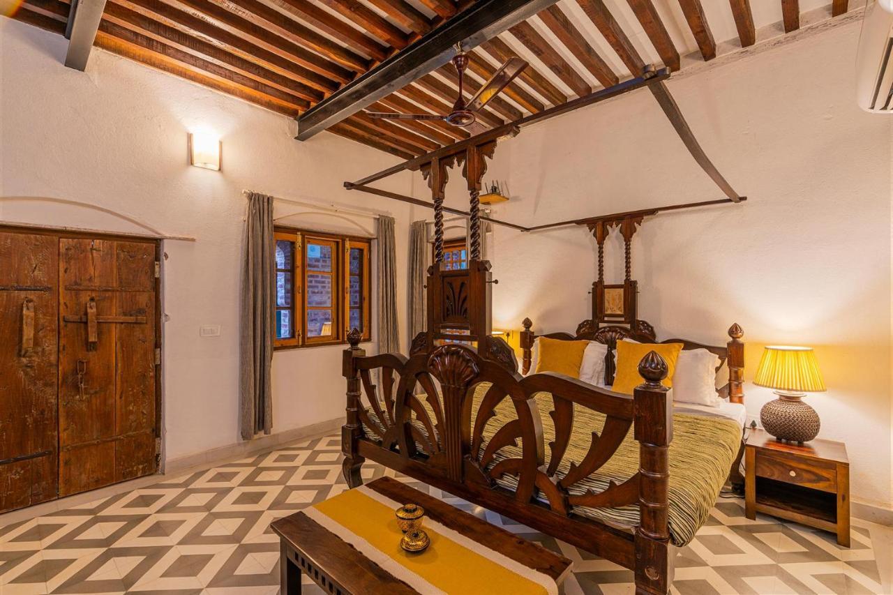 Stayvista'S Peepal Haveli - Rustic Kothi With Terrace, Breathtaking View & Bonfire Narainpur  외부 사진